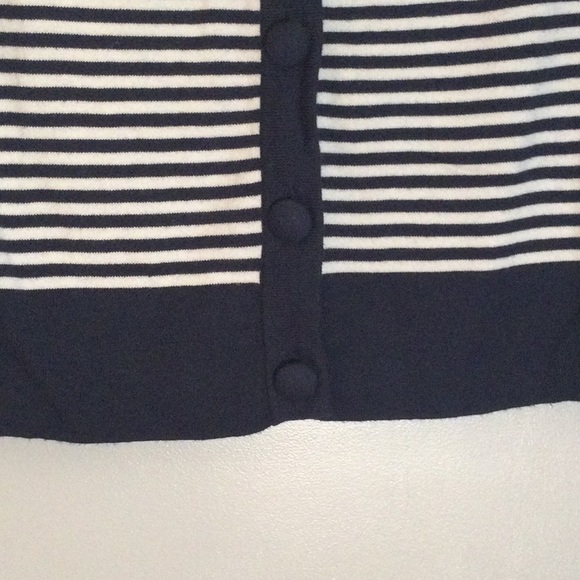 Pr of retro cardigan sweaters - Picture 7 of 10